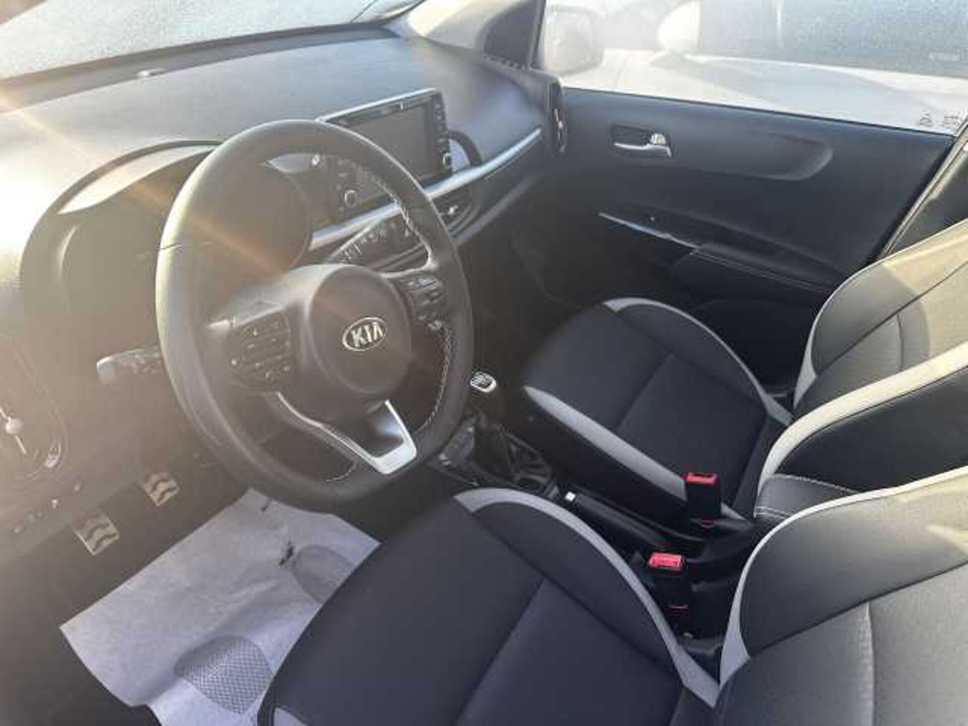 Kia Picanto 1.0l - Nero