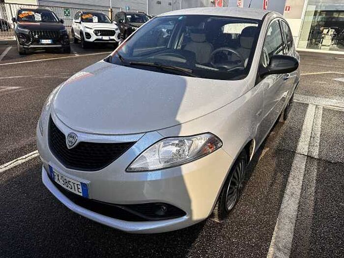 Lancia Ypsilon 1.2l