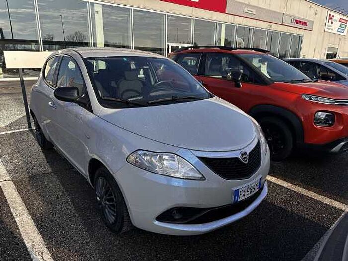 Lancia Ypsilon 1.2l