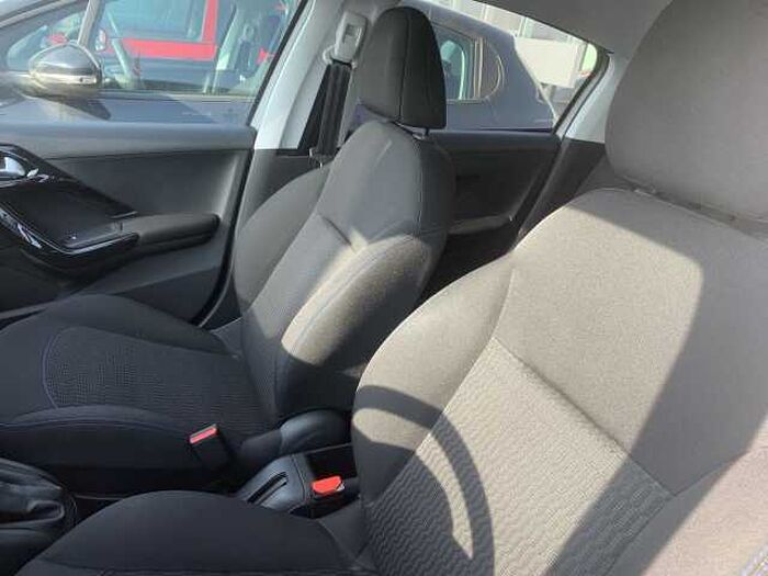 Peugeot 208 1.2l