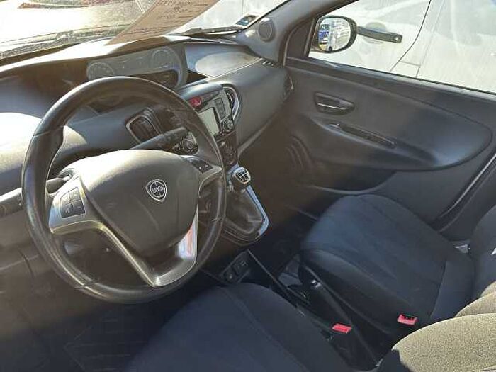 Lancia Ypsilon 1.2l
