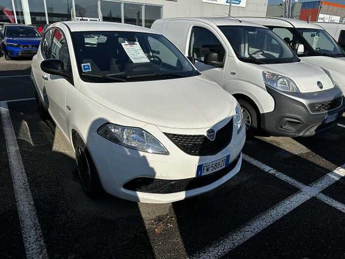 Lancia Ypsilon 1.2l
